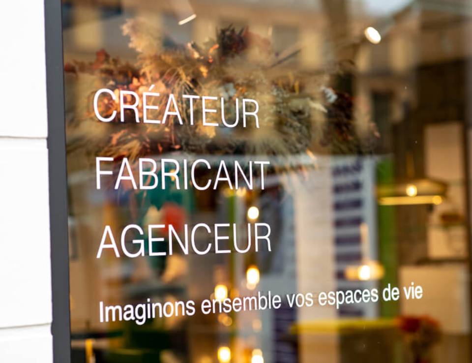 Un showroom inspirationnel qui présente une sélection de produits Gautier